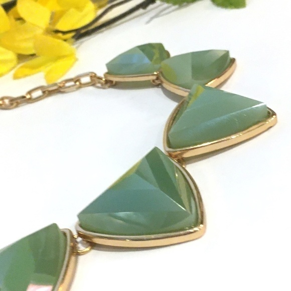 3/$29! jade green & gold tones geometric necklace - Picture 7 of 8